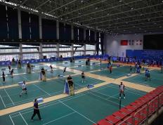 【娱乐888】雄安新区首办全国性羽毛球赛事 700余名球友参加